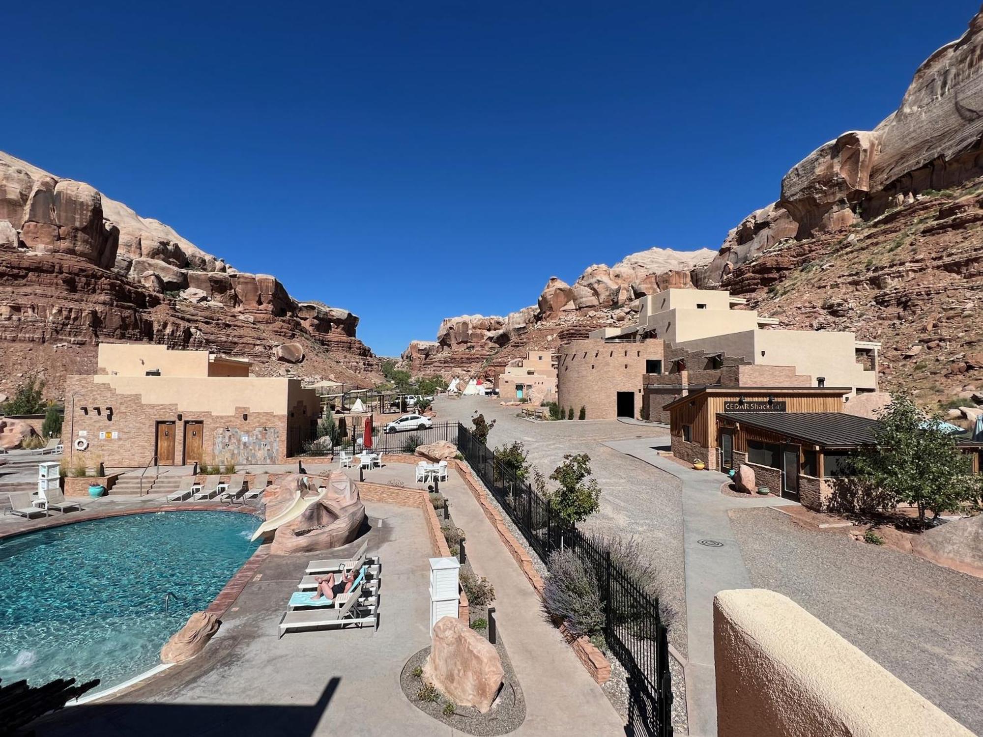 Bluff Dwellings Resort Екстериор снимка