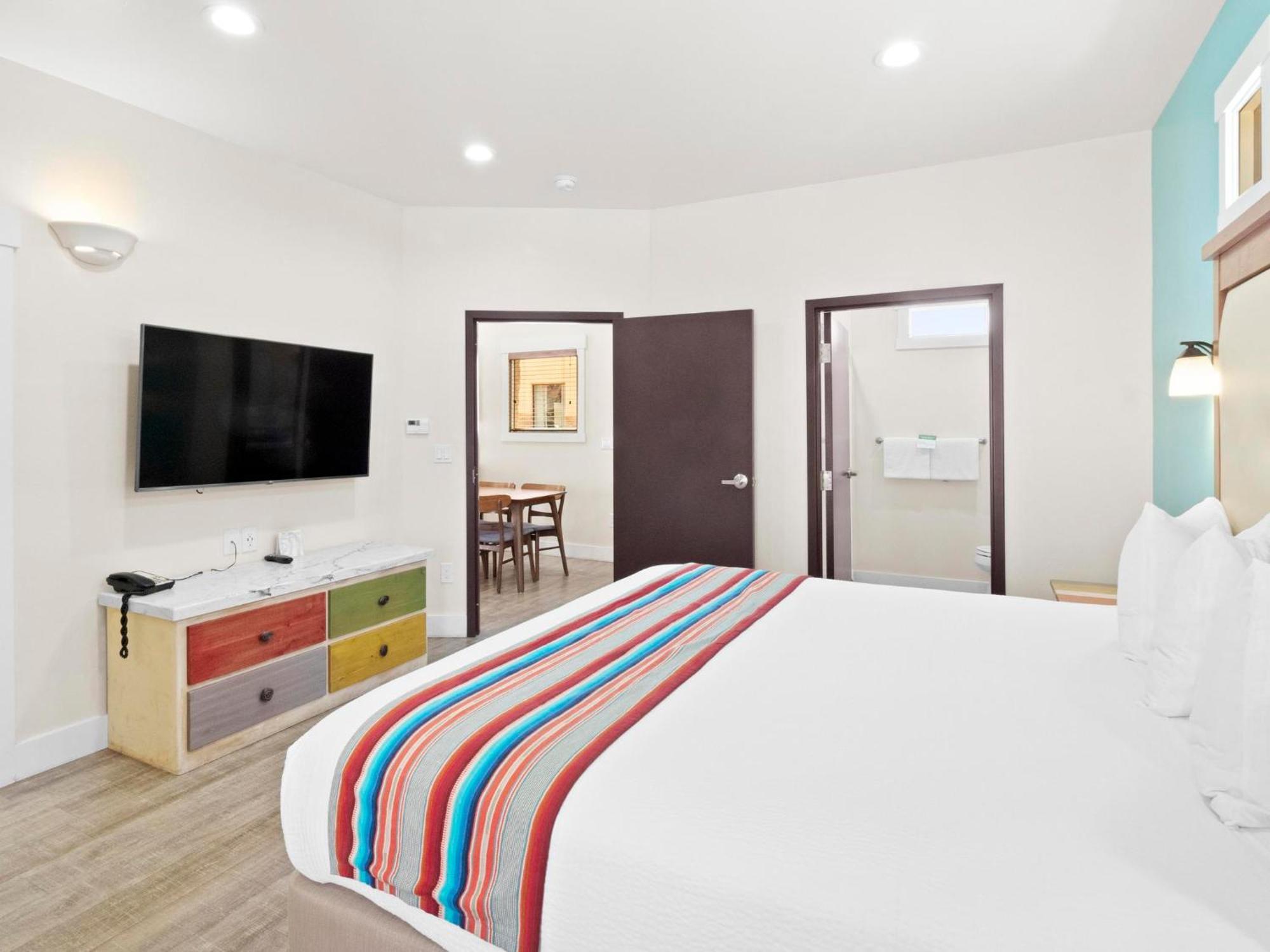 Bluff Dwellings Resort Екстериор снимка