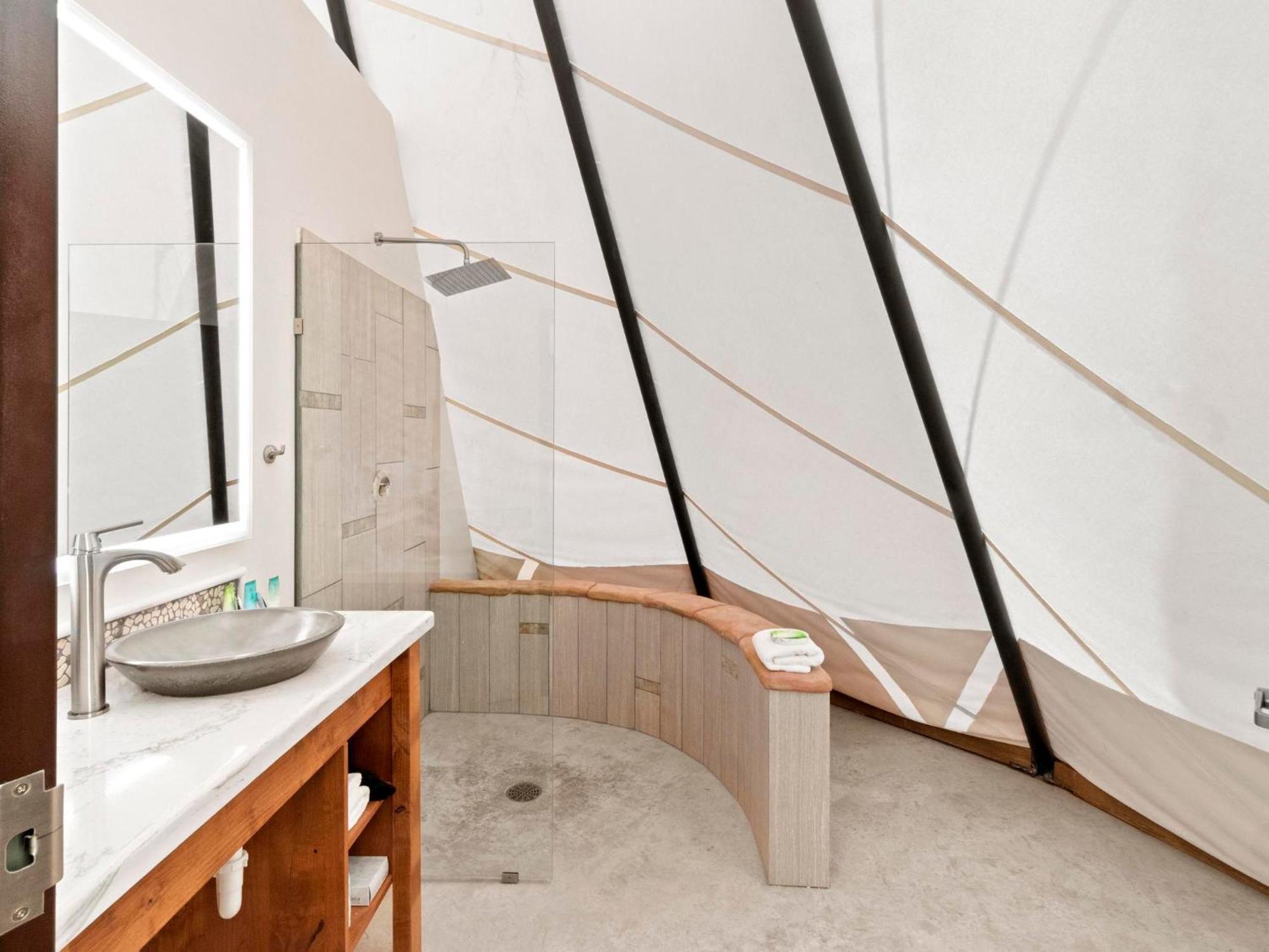 Bluff Dwellings Resort Екстериор снимка